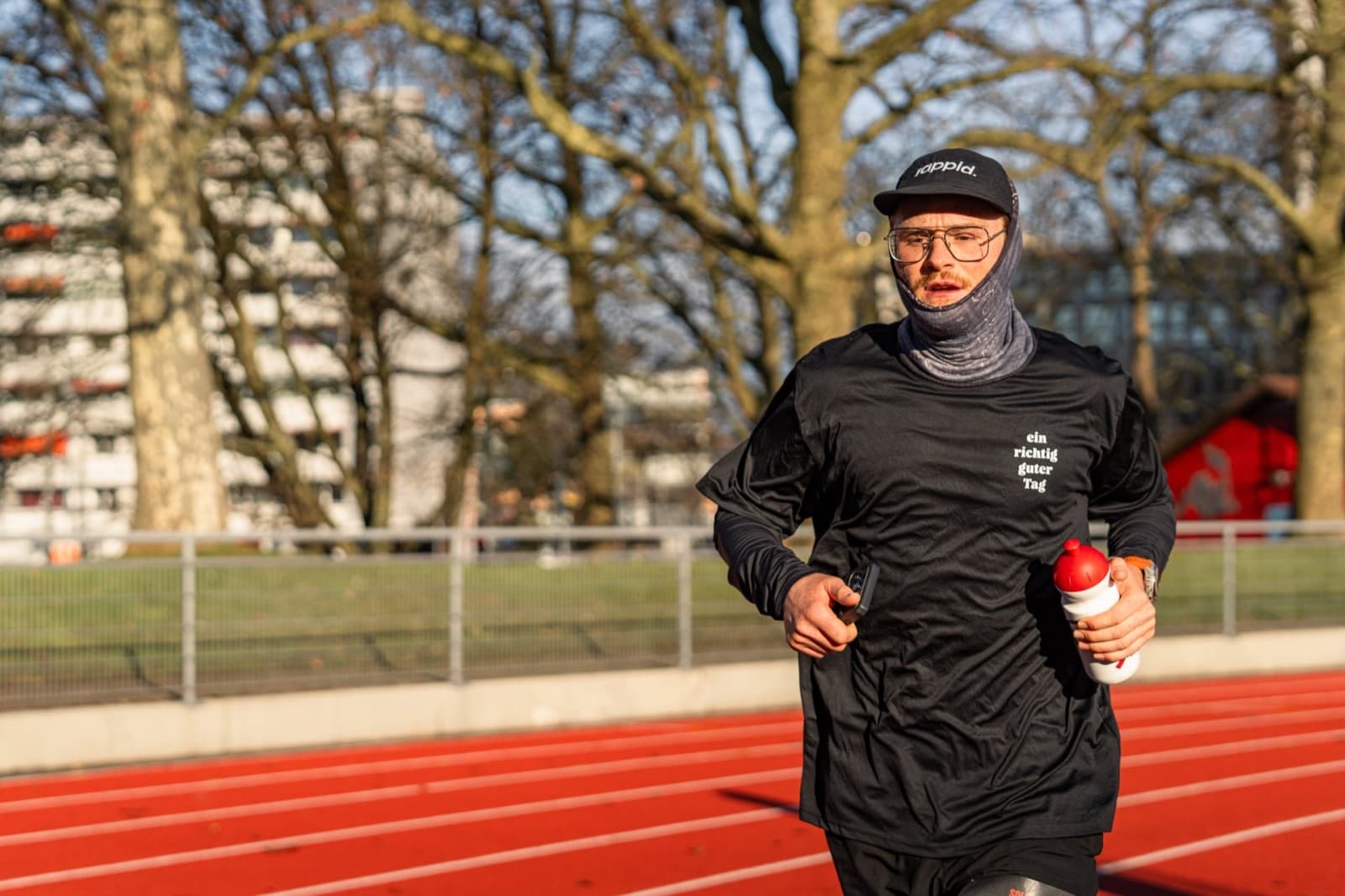 Pierre Biege im Wintertraining auf der Bahn